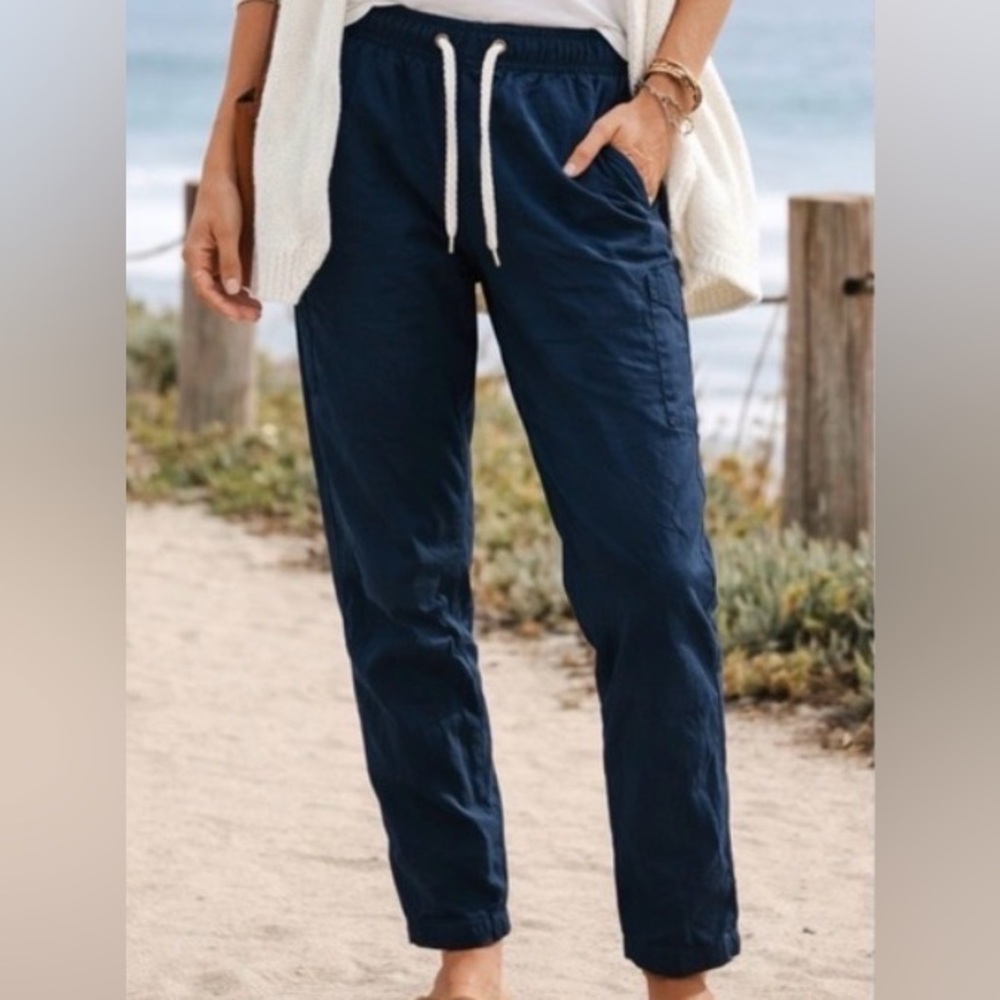 Vuori Navy Drawstring Joggers with White Cord